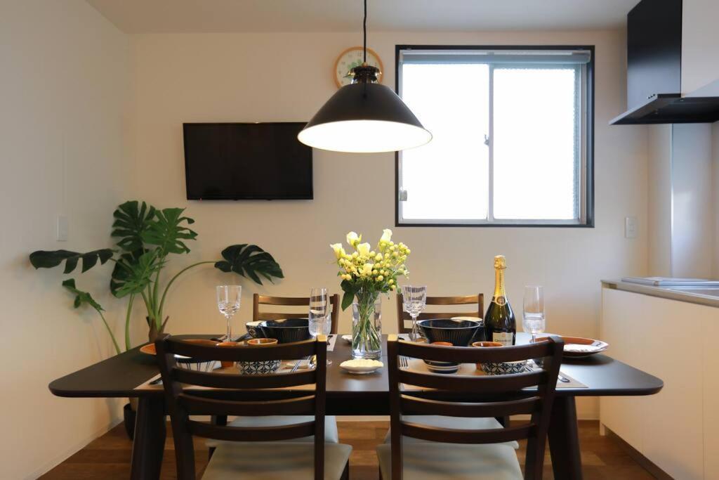 道頓堀民泊31＆Mini浮世絵美術館、道頓堀心斎橋真ん中、家族旅行、Family Trip Osaka Apartment Exterior photo